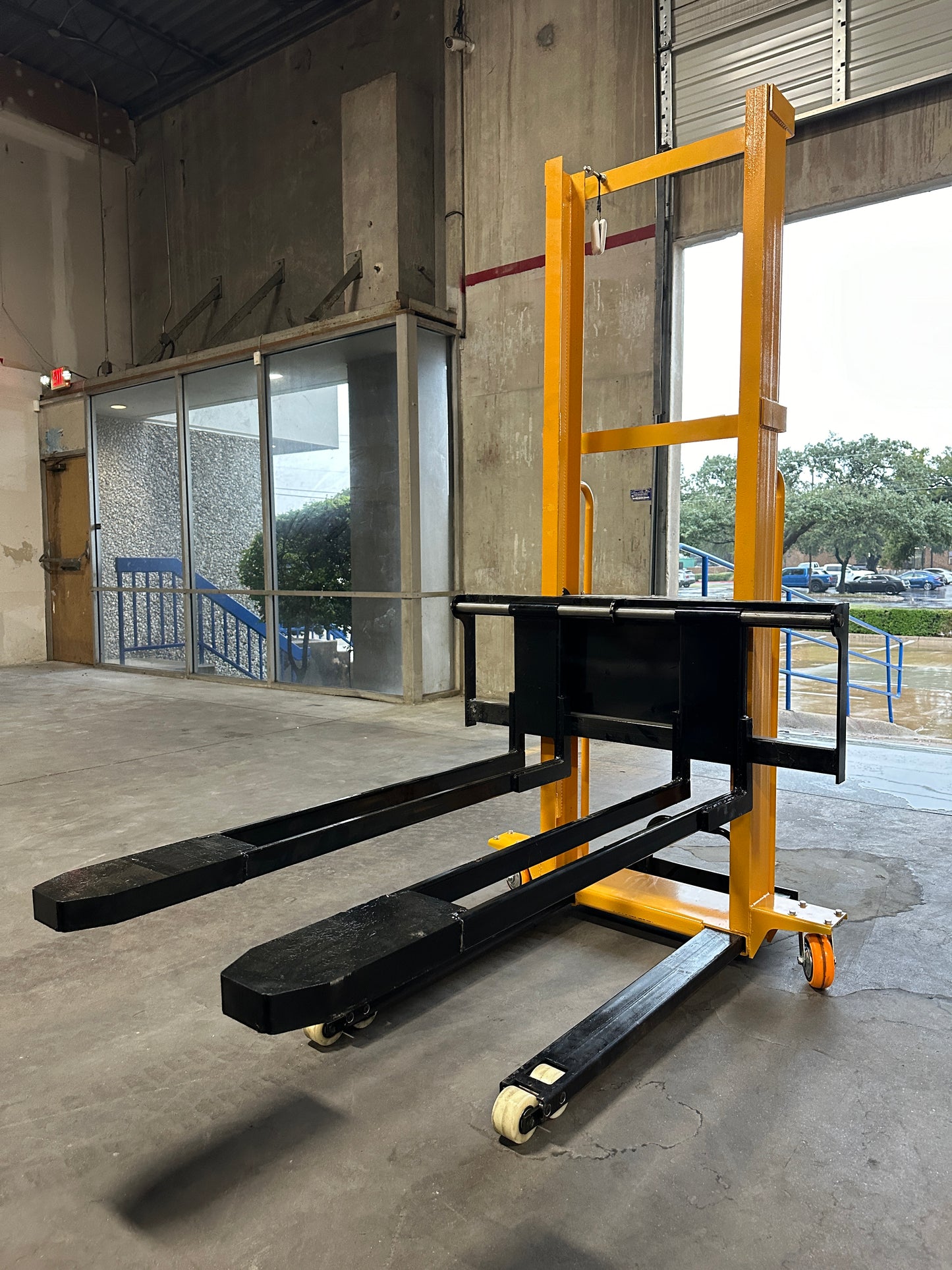 Machenburg Portable Forklift