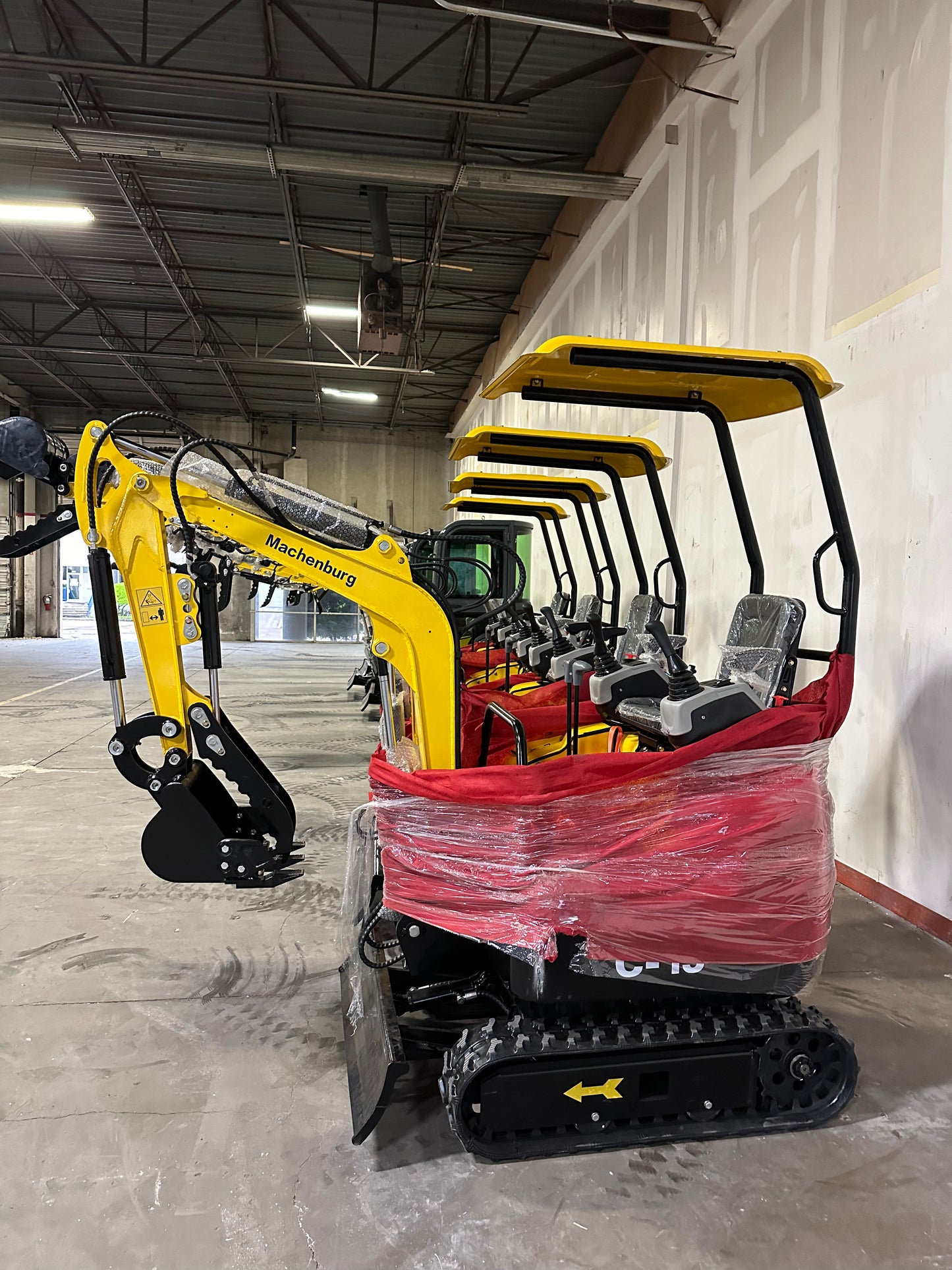 Machenburg Mini excavator 3000Lbs 1.5 ton Briggs & Stratton engine